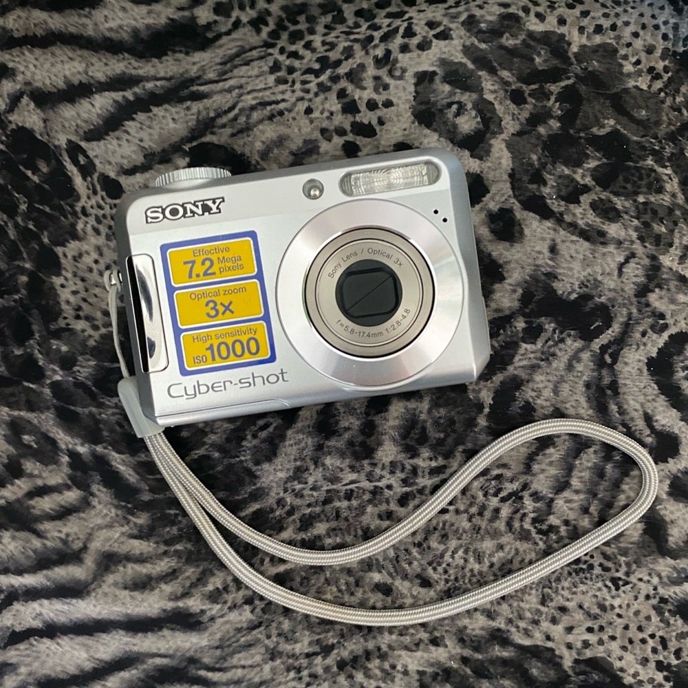 Sony Cybershot Digital Camera DSC-S650